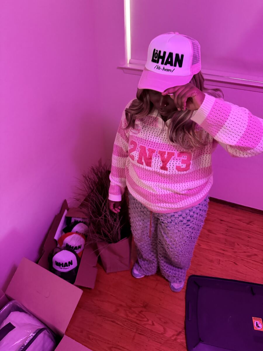 LÖHAN trucker hat, white and pink